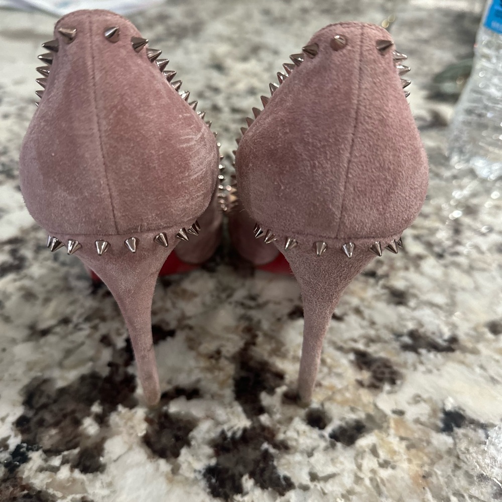 Christian Louboutin pink suede pumps. - Picture 10 of 13